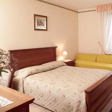 Gelindo Dei Magredi Casa Rossa 3* Vivaro